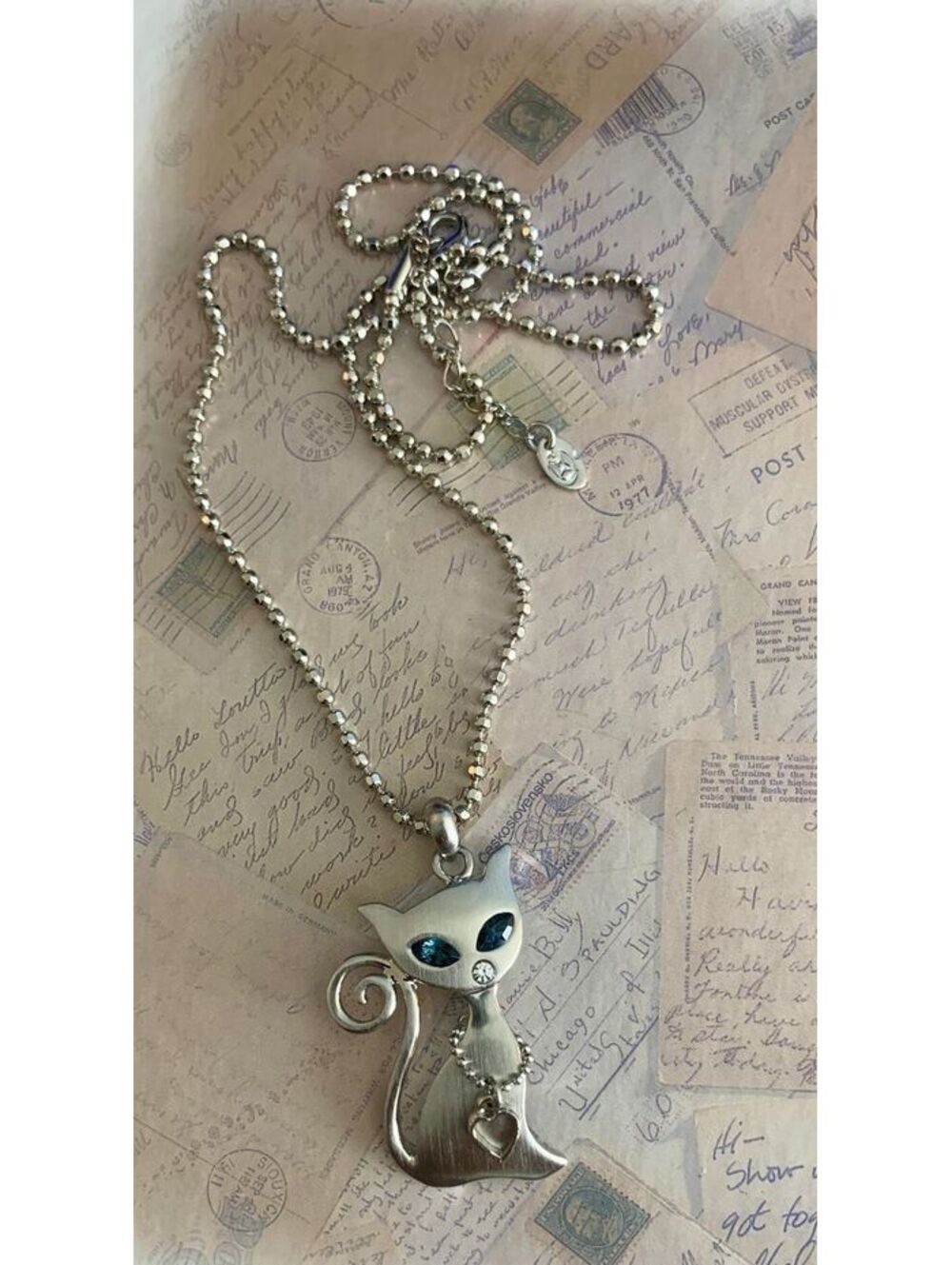 Vintage Charming Silver Cat Pendant Necklace with Blue Crystal Eyes Heart Charm - Picture 4 of 4